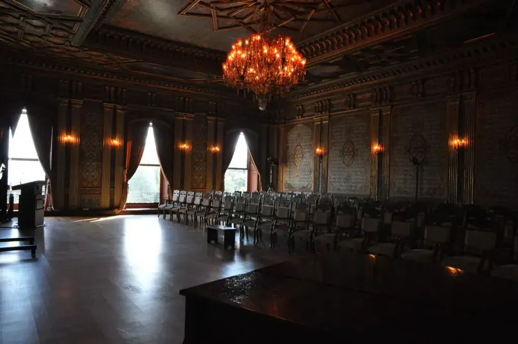 İstanbul Üniversitesi Rektörlük Binası 1