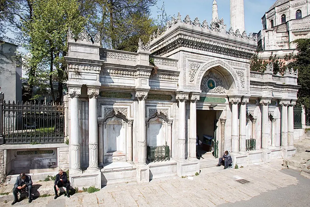 Pertevniyal Vâlide Sultan Külliyesi 24