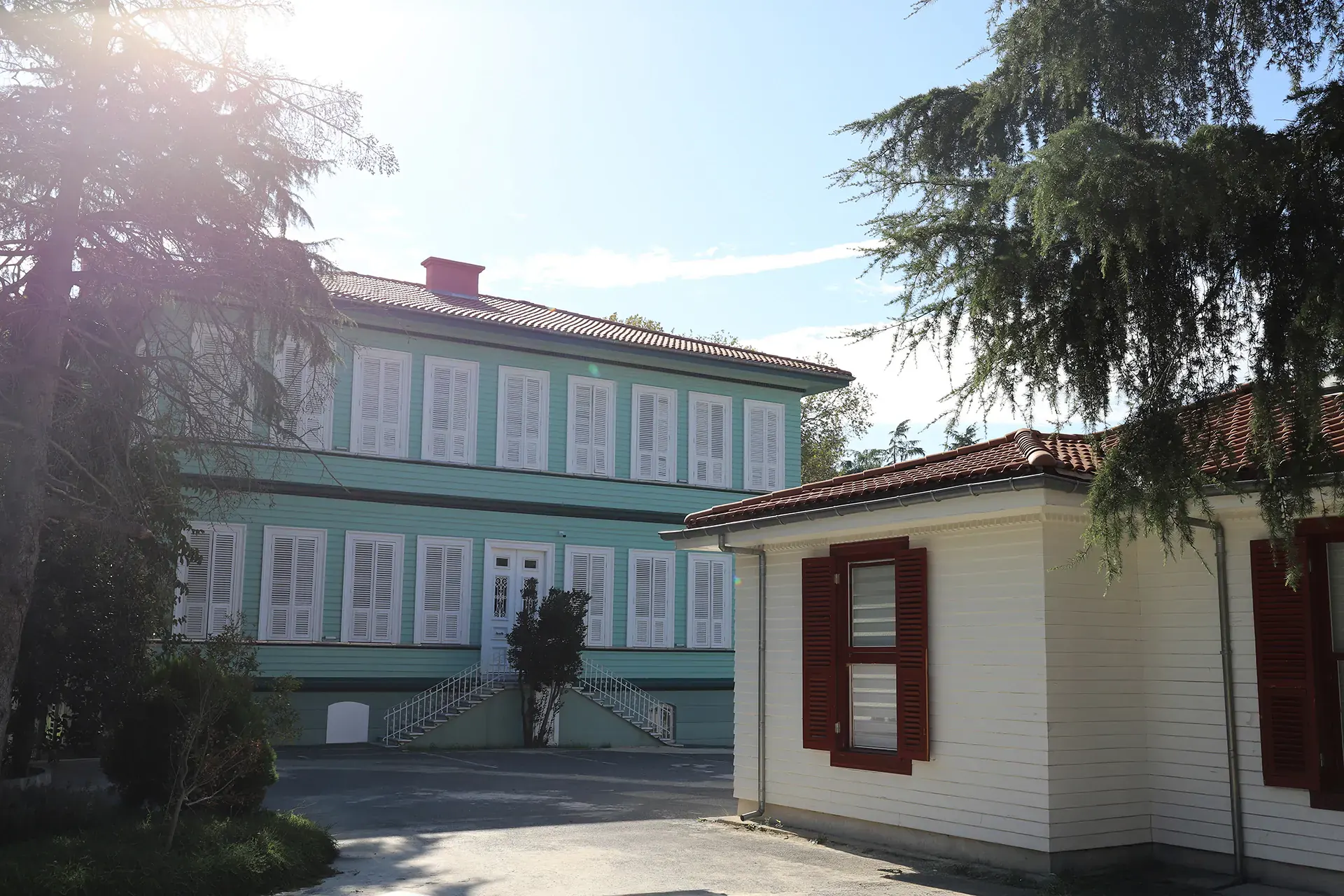 Yeşil Köşk ve Beyaz Köşk 1
