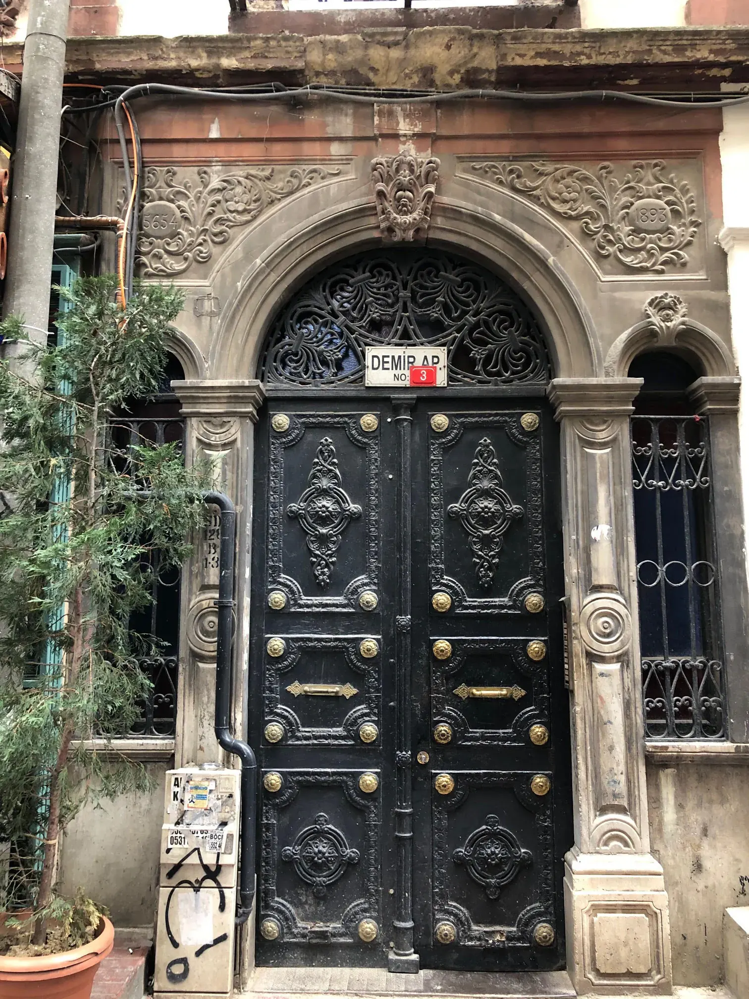 Barnathan Apartmanı 6