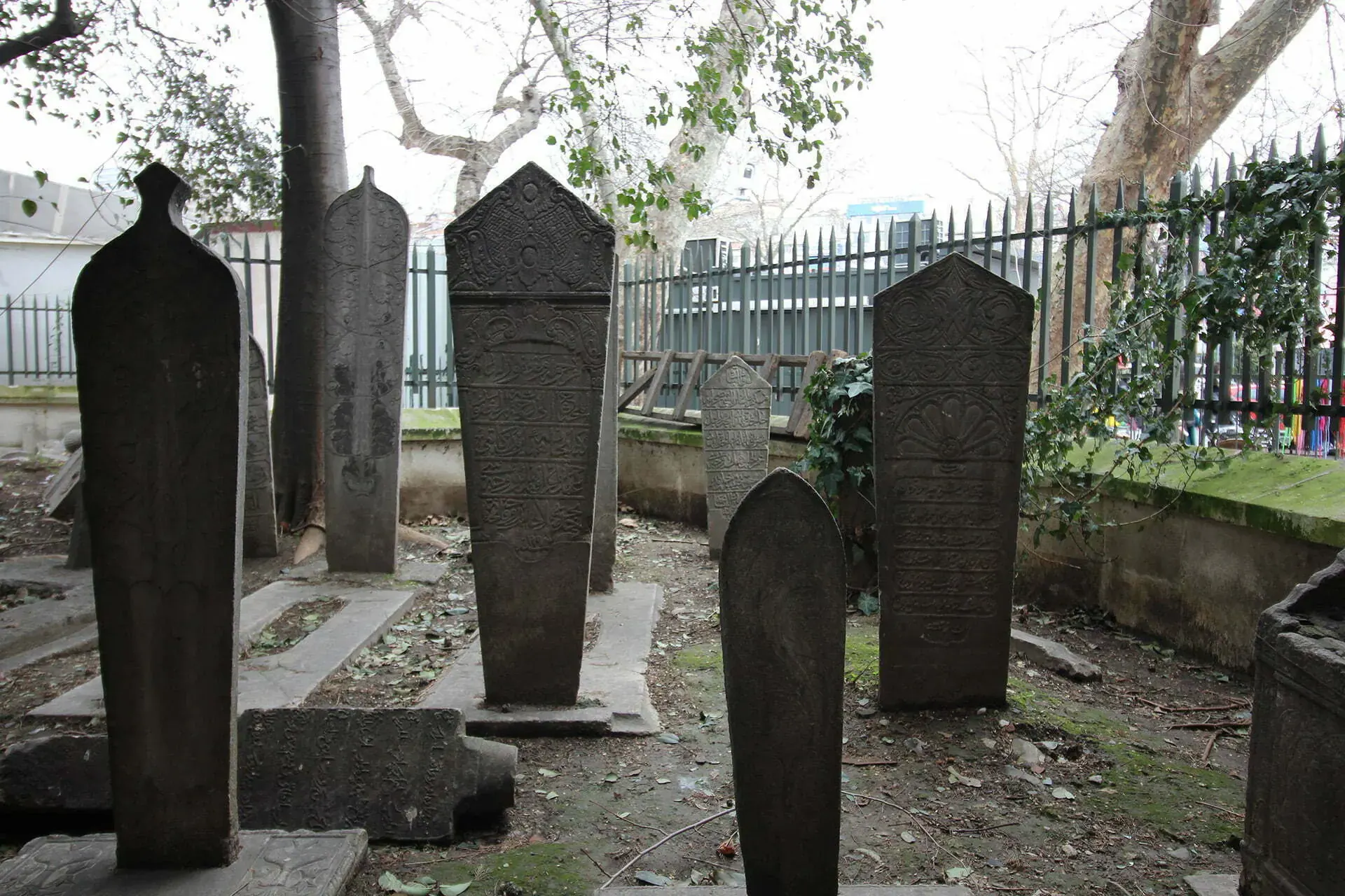 Sinanpaşa Camii Haziresi 1