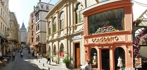 Джамия Şahsuvar Bey с кулата Галата, Бейоглу
